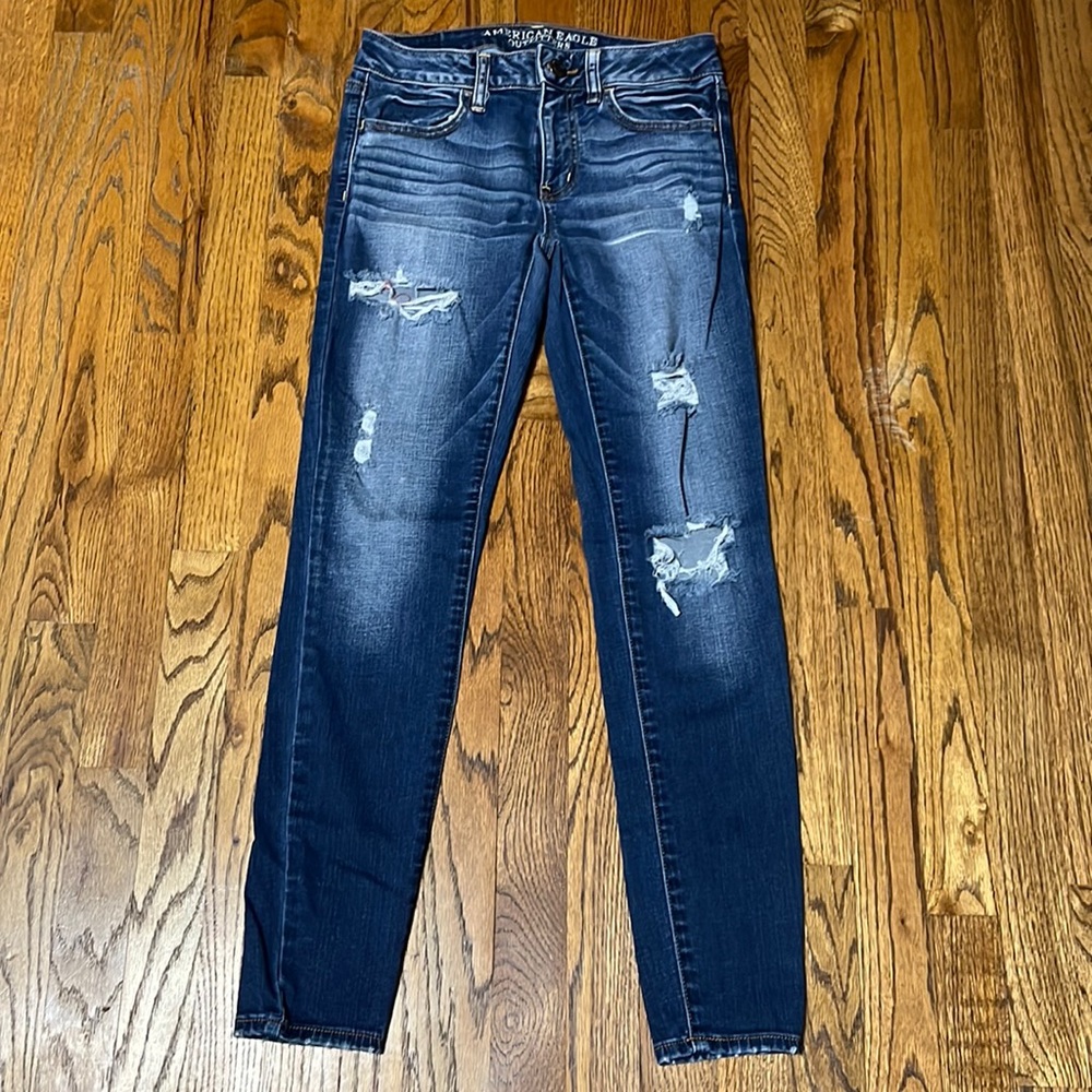 Woman’s American Eagle jeans